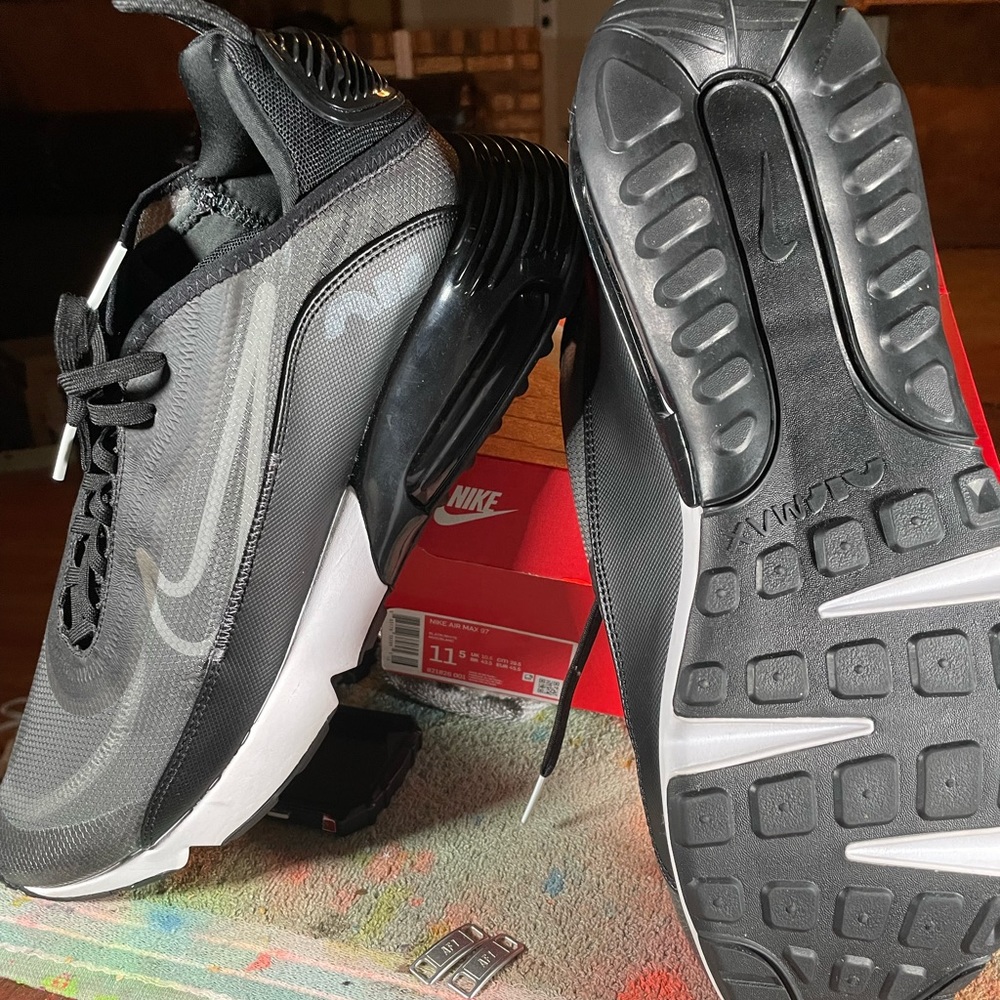 Men’s Nike Air max 2090 size 13
